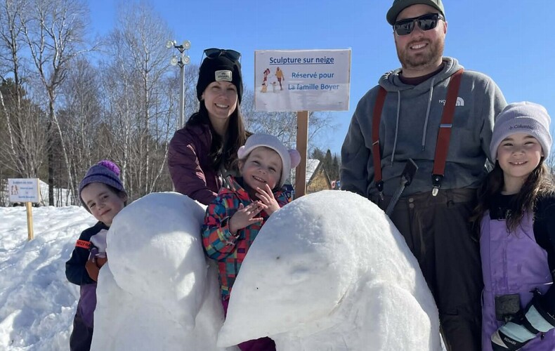 Concours de sculpture sur neige : félicitations aux familles!